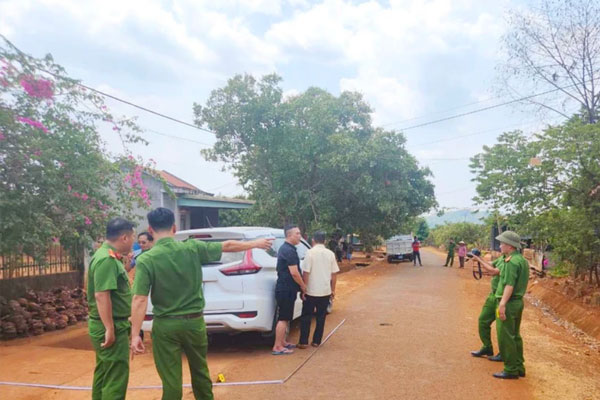 Bắt người đưa lên ô tô, ép ký giấy nhận nợ 150 triệu đồng
