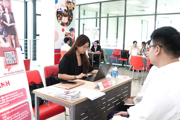 LHLegal đồng hành cùng chương trình Mockup Interview & Job Fair với tư cách nhà tuyển dụng