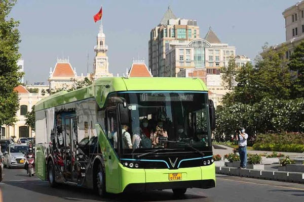 Ô nhiễm khí thải trầm trọng, TP.HCM khởi động xanh hóa giao thông